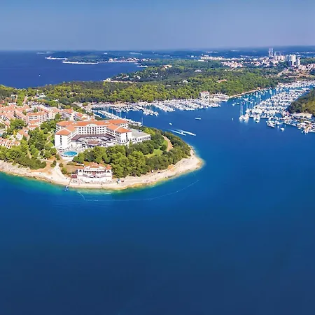 Apartman Pet Friendly Apartment In Pula With Wifi