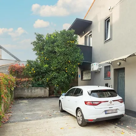 2 Bedroom In * Πούλα