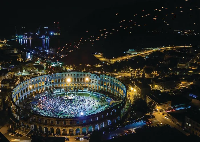 2 Bedroom In * Πούλα