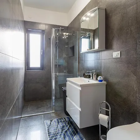 Pet Friendly In With Wifi Pula
