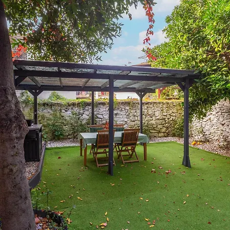 Apartment Pet Friendly In With Wifi Pula